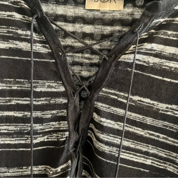 Chaser Lace-up Long-sleeve Knit Top Size Medium Black and off-white - Picture 6 of 8